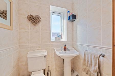 6 bedroom Detached house for sale in Cul De Sac, Stickford, PE22