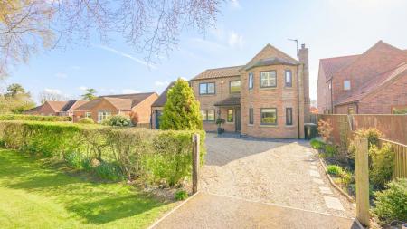 6 bedroom Detached house for sale in Cul De Sac, Stickford, PE22