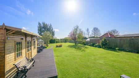 6 bedroom Detached house for sale in Cul De Sac, Stickford, PE22