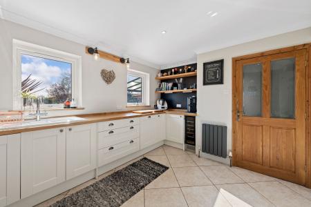 6 bedroom Detached house for sale in Cul De Sac, Stickford, PE22