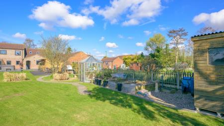 6 bedroom Detached house for sale in Cul De Sac, Stickford, PE22