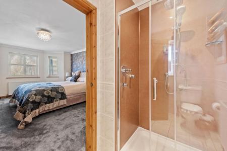 6 bedroom Detached house for sale in Cul De Sac, Stickford, PE22