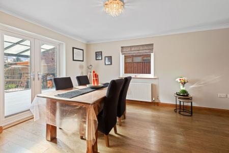 6 bedroom Detached house for sale in Cul De Sac, Stickford, PE22