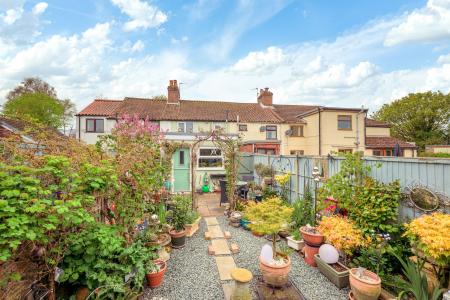 2 bedroom Terraced House for sale in Roughton Road, Kirkby-On-Bain, LN10
