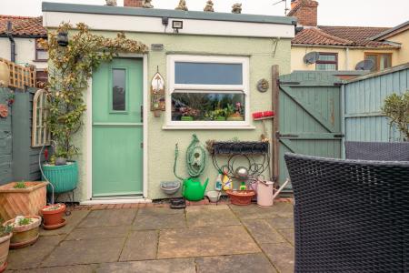 2 bedroom Terraced House for sale in Roughton Road, Kirkby-On-Bain, LN10