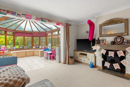 3 bedroom Detached house for sale in New End, Hemingby, LN9