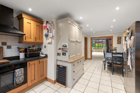 3 bedroom Detached house for sale in New End, Hemingby, LN9