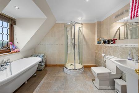 3 bedroom Detached house for sale in New End, Hemingby, LN9