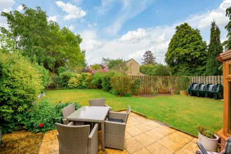 3 bedroom Detached house for sale in New End, Hemingby, LN9