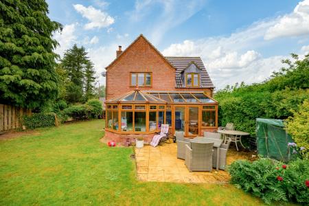 3 bedroom Detached house for sale in New End, Hemingby, LN9
