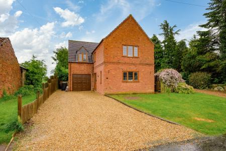 New End, Hemingby, LN9