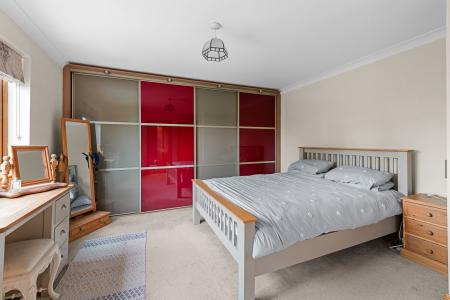 3 bedroom Detached house for sale in New End, Hemingby, LN9