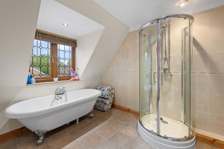 3 bedroom Detached house for sale in New End, Hemingby, LN9