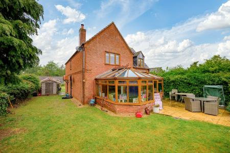 3 bedroom Detached house for sale in New End, Hemingby, LN9