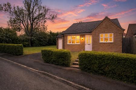 2 bedroom Detached bungalow for sale in Baggaley Drive, Horncastle, LN9