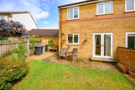 3 bedroom Semi-detached house for sale in College Park, Horncastle, LN9