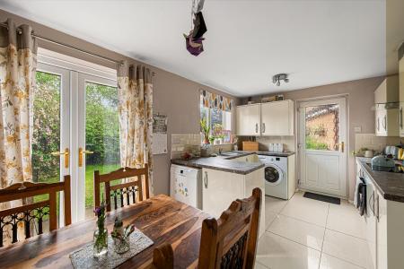 3 bedroom Semi-detached house for sale in College Park, Horncastle, LN9