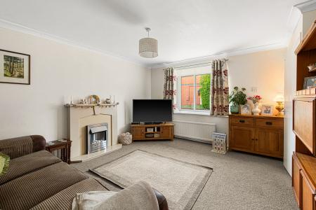 3 bedroom Semi-detached house for sale in College Park, Horncastle, LN9