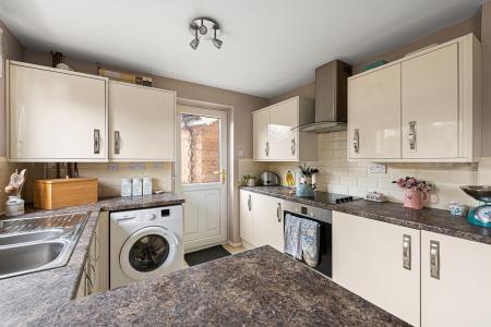 3 bedroom Semi-detached house for sale in College Park, Horncastle, LN9