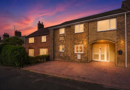 4 bedroom Terraced House for sale in Newtown, Spilsby, PE23