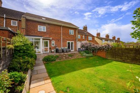4 bedroom Terraced House for sale in Newtown, Spilsby, PE23