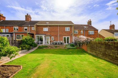 4 bedroom Terraced House for sale in Newtown, Spilsby, PE23