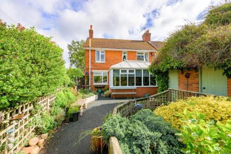 3 bedroom Semi-detached house for sale in Hundleby Road, Spilsby, PE23