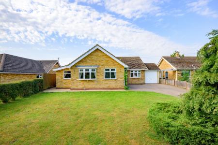 3 bedroom Detached bungalow for sale in High Street, Hagworthingham, PE23