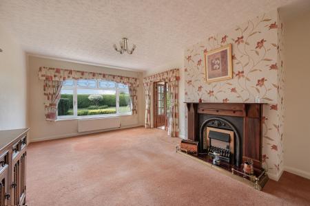 3 bedroom Detached bungalow for sale in High Street, Hagworthingham, PE23