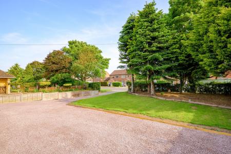 3 bedroom Detached bungalow for sale in High Street, Hagworthingham, PE23