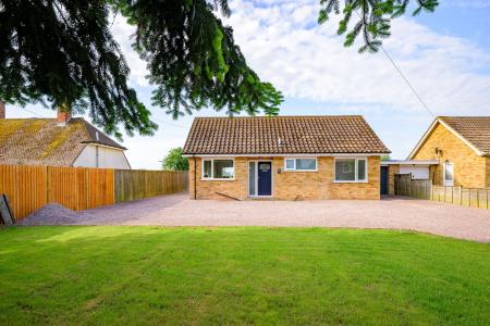 3 bedroom Detached bungalow for sale in High Street, Hagworthingham, PE23