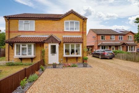 2 bedroom Semi-detached house for sale in College Close, Horncastle, LN9