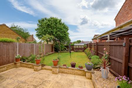 2 bedroom Semi-detached house for sale in College Close, Horncastle, LN9