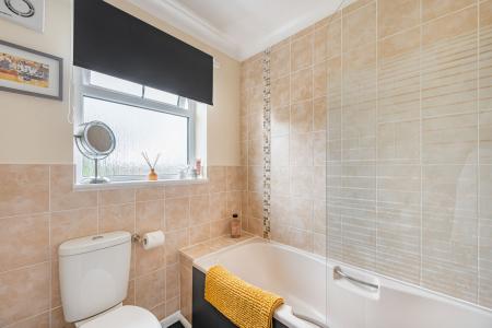 2 bedroom Semi-detached house for sale in College Close, Horncastle, LN9