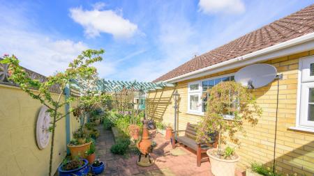 3 bedroom Detached bungalow for sale in My Desire, 10 Station Road, Halton Holegate, Spilsby, PE23 5PB