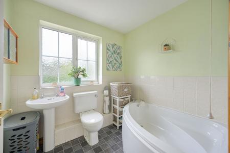 4 bedroom Detached house for sale in Gibson Way, Alford, LN13