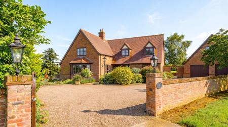 4 bedroom Detached house for sale in Chalkpit Lane, Candlesby, PE23