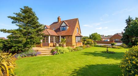4 bedroom Detached house for sale in Chalkpit Lane, Candlesby, PE23