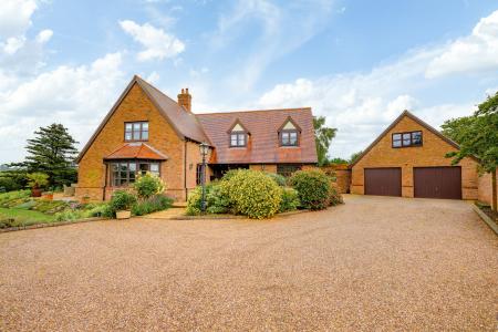 4 bedroom Detached house for sale in Chalkpit Lane, Candlesby, PE23