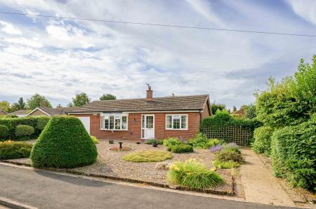2 bedroom Detached bungalow for sale in Hemingby Way, Horncastle, LN9