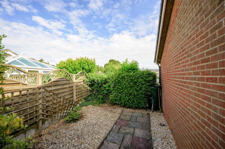 2 bedroom Detached bungalow for sale in Hemingby Way, Horncastle, LN9