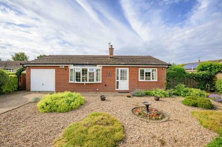 2 bedroom Detached bungalow for sale in Hemingby Way, Horncastle, LN9