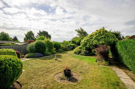 2 bedroom Detached bungalow for sale in Hemingby Way, Horncastle, LN9