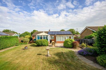 2 bedroom Detached bungalow for sale in Hemingby Way, Horncastle, LN9