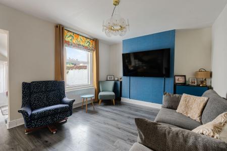 3 bedroom End of terrace house for sale in Main Road, Hundleby, PE23