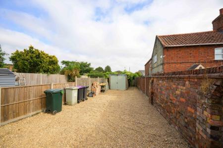 3 bedroom End of terrace house for sale in Main Road, Hundleby, PE23