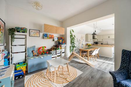3 bedroom End of terrace house for sale in Main Road, Hundleby, PE23