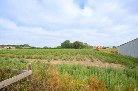 3 bedroom End of terrace house for sale in Main Road, Hundleby, PE23