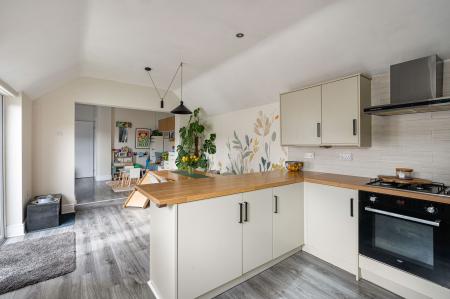 3 bedroom End of terrace house for sale in Main Road, Hundleby, PE23