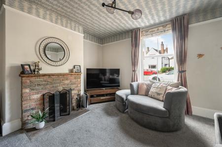 3 bedroom End of terrace house for sale in Main Road, Hundleby, PE23